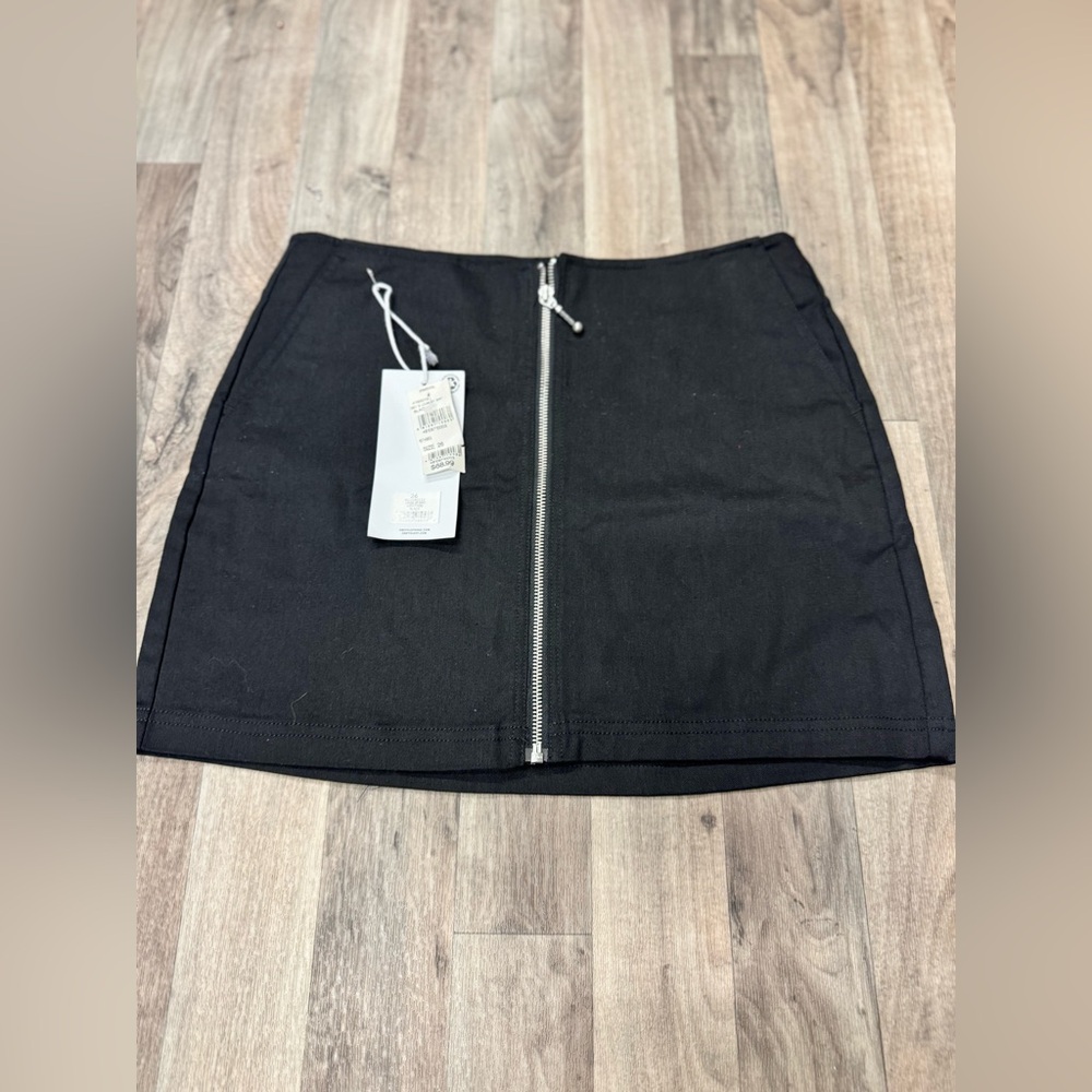 NWT Obey LOUISE ZIP SKIRT Size 26‎ MSRP $68 In black